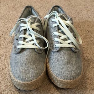 Vans women’s sneakers